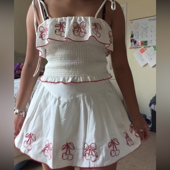 Marshalls White and Red Skirt Set - Picture 4 of 5